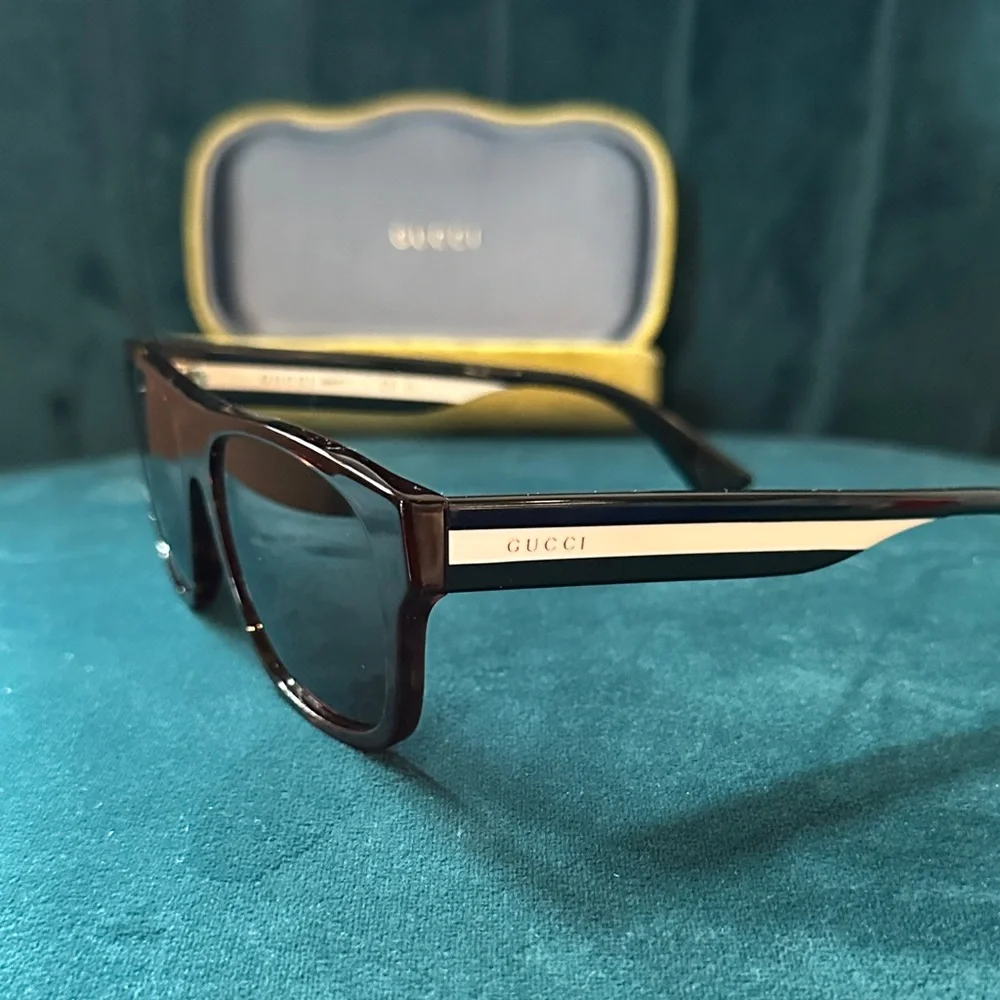 Gucci sporty sunglasses